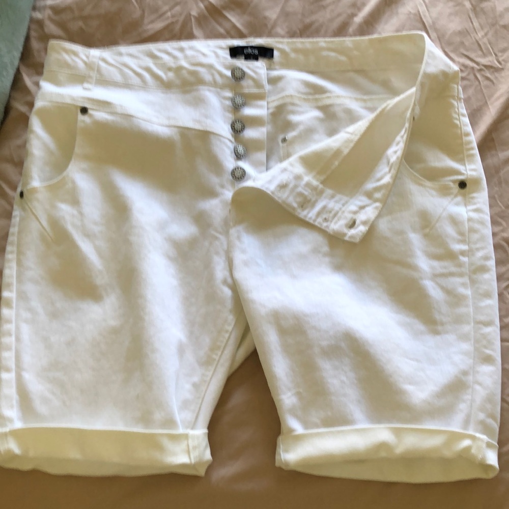 Ellos white shorts Bermuda